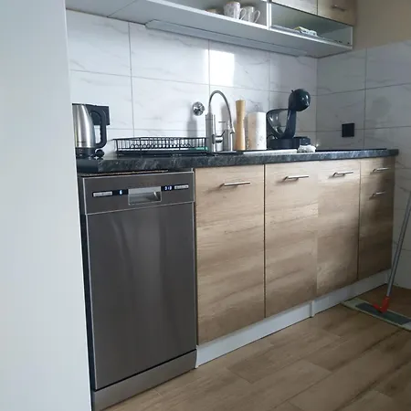 Jelena Anzujska 아파트 트레빈예